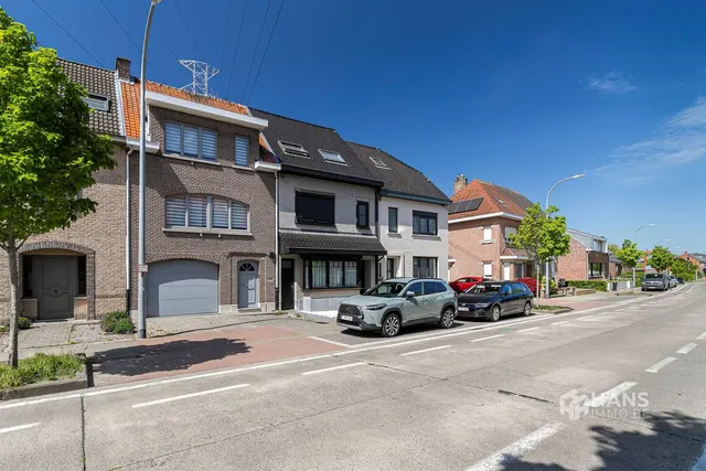 Eengezinswoning te koop in Bazel – 1/10