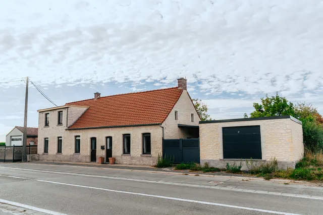 House for sale in Velaines – 1/10