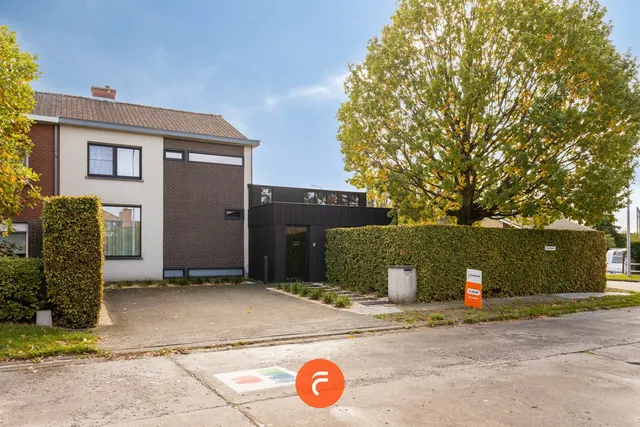 Woning met praktijkruimte à vendre à Harelbeke – 1/10