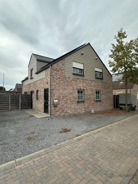 Huis for rent in Neerpelt – 1/10