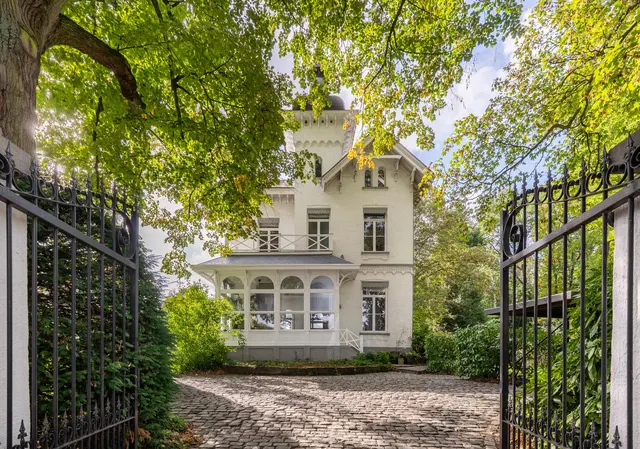 Villa à vendre à Kapellen – 1/10