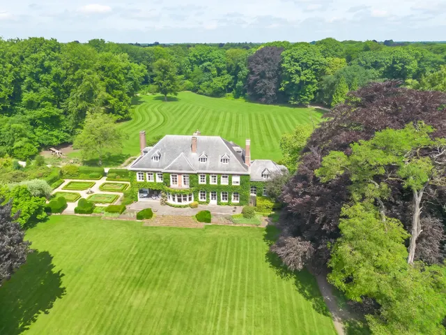 villa te koop in Kapellen – 1/10