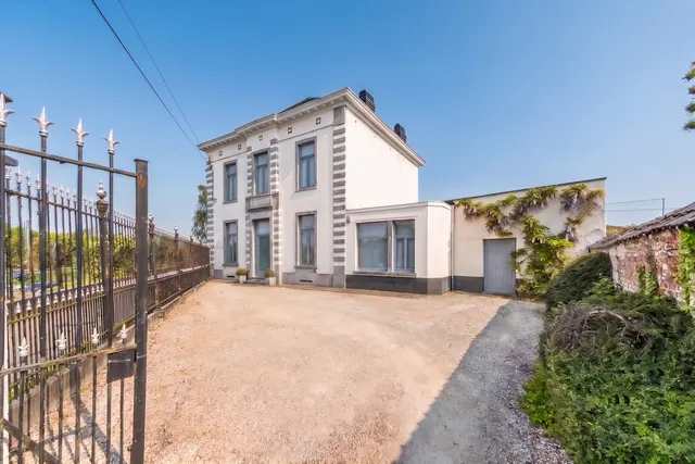 house te koop in Écaussinnes – 1/10