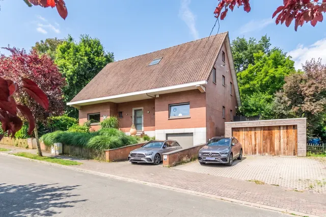 villa te koop in Waterloo – 1/10