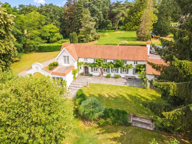 villa te koop in Braine-l'Alleud – 1/10