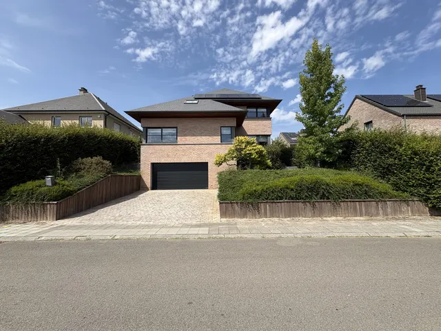 villa for rent in Waterloo – 1/10