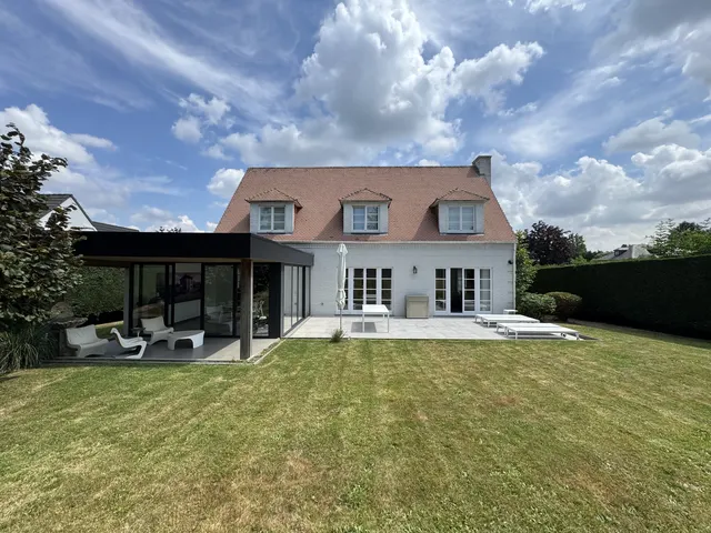 villa for rent in Waterloo – 1/10