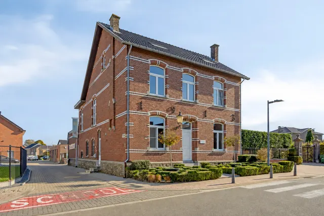 Herenhuis te koop in Riemst – 1/10