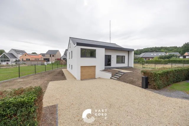 Huis te koop in Bree – 1/10