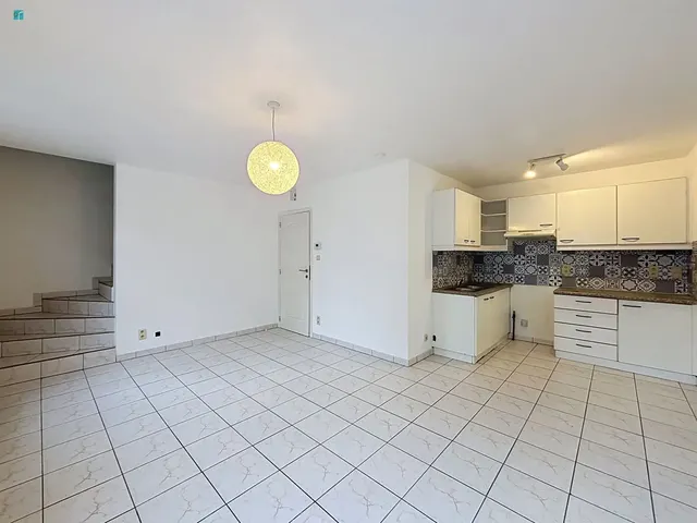 Appartement te huur in Thuin – 1/8