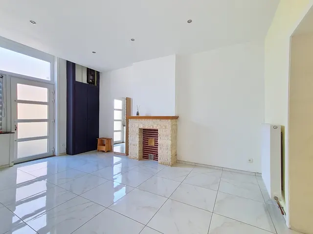 House for sale in Auvelais – 1/10