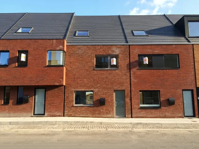 Twee gevelwoning for rent in Kortrijk – 1/23