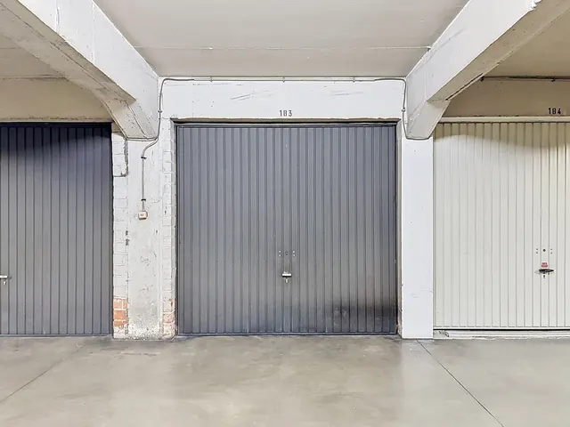 Gesloten Garagebox te koop in Bruxelles – 1/3
