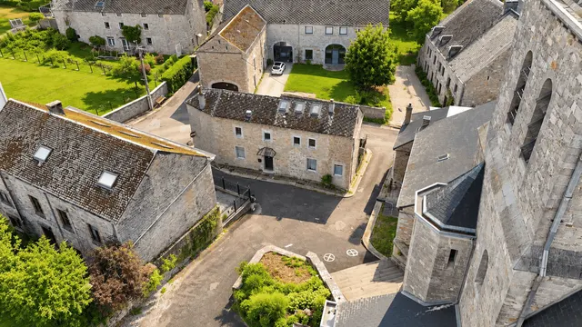 Huis te koop in Yvoir – 1/10