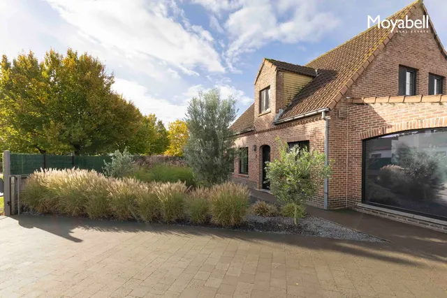 Villa te koop in Lievegem – 1/10