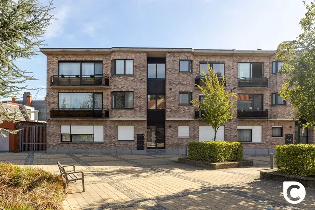 Appartement te koop in Wilrijk – 1/10