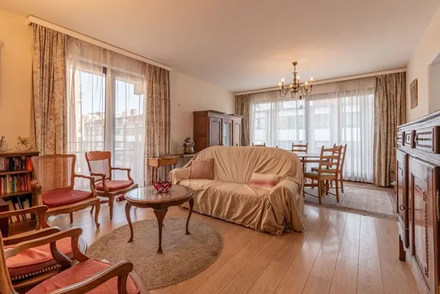 Appartement te koop in Jette – 1/10