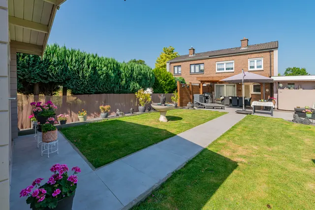 Huis te koop in Sint-Pieters-Leeuw – 1/10