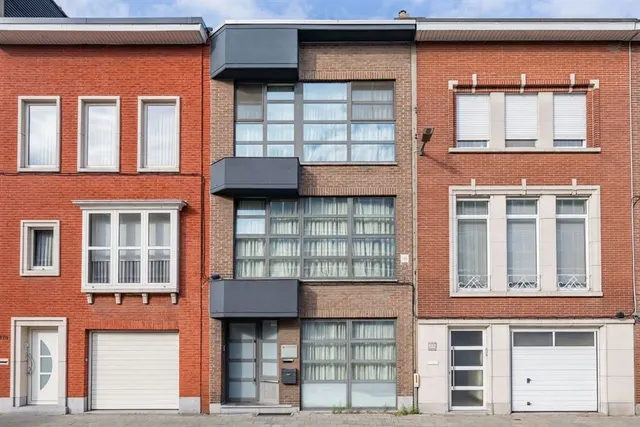 Huis te koop in Berchem – 1/10