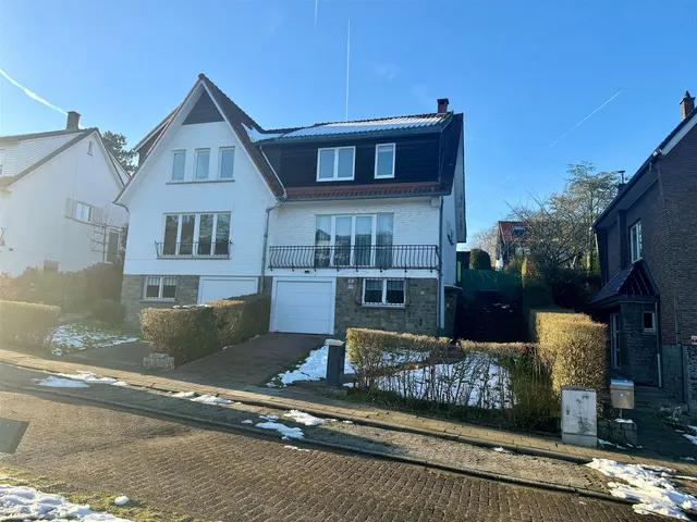 Huis te koop in Woluwe-Saint-Pierre – 1/3