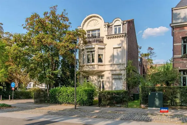 House for sale in Hoboken – 1/10