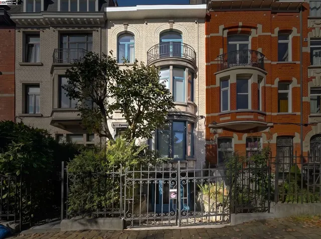 Huis te koop in Schaerbeek – 1/10