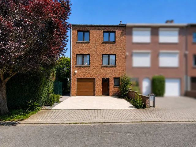 Huis te koop in Waterloo – 1/10