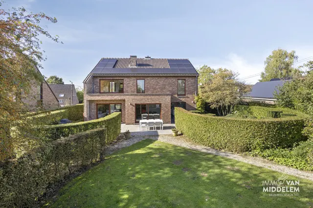 Villa te koop in Lennik – 1/10