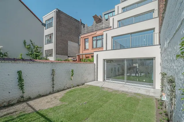Appartement te koop in Schaerbeek – 1/5