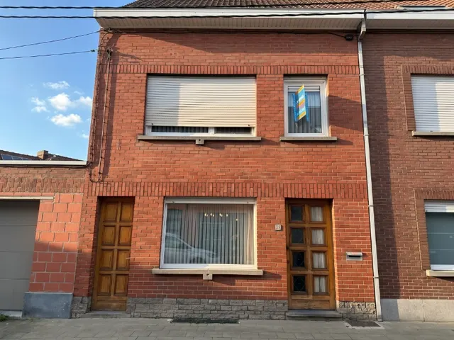 Driegevel woning for sale in Harelbeke – 1/10