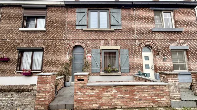 Huis te koop in Châtelet – 1/10