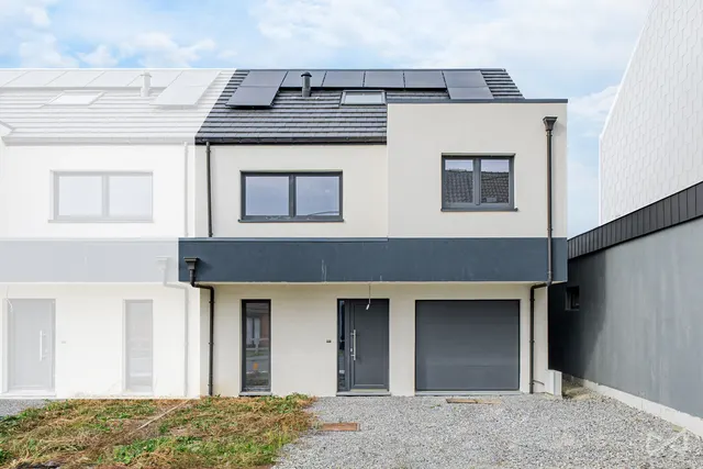 Huis te koop in Fontainel'Evêque Forchiesla-Marche – 1/10