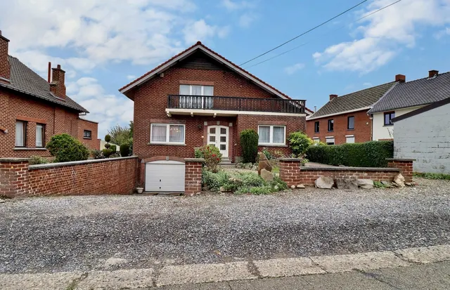 House for sale in Anderlues – 1/10
