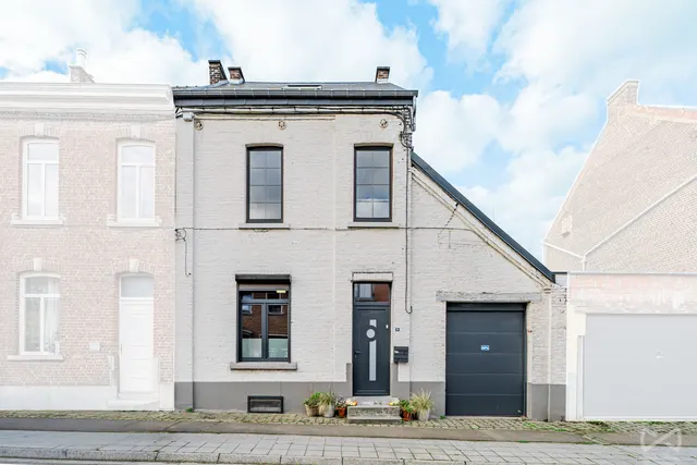 Huis te koop in Trazegnies – 1/10