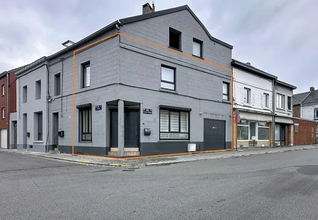 Huis te koop in Gilly – 1/10