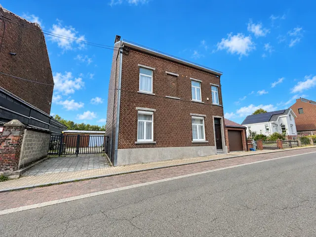 Huis te koop in Charleroi – 1/9