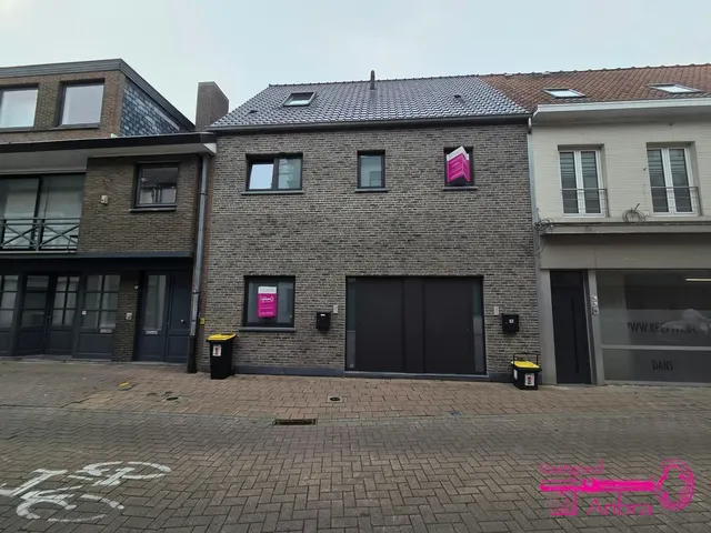 Duplex te huur in Oostrozebeke – 1/10