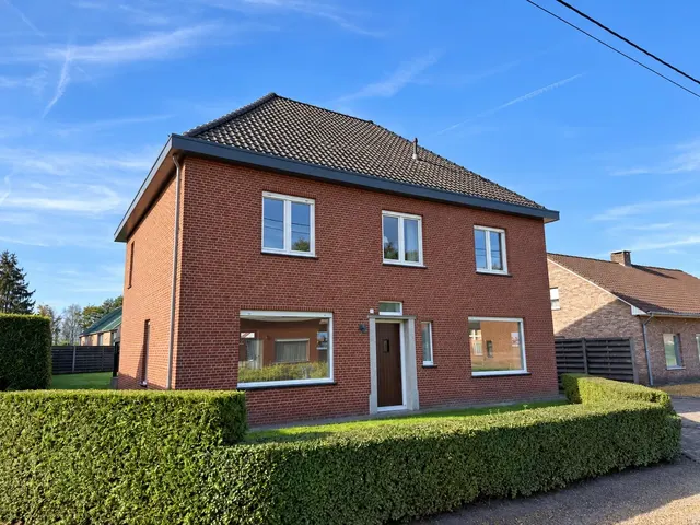 House for rent in Ravels – 1/10