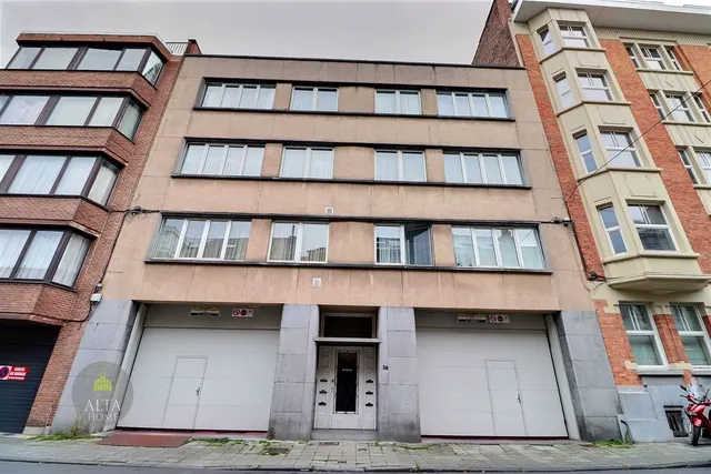 Appartement te koop in Schaerbeek – 1/9