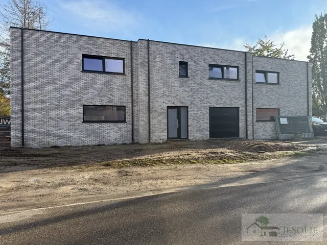 Huis à vendre à Heppen – 1/10