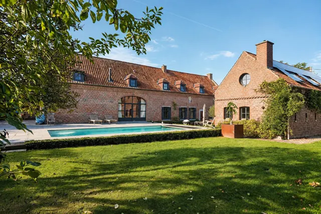 Villa for sale in Beloeil – 1/10