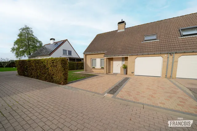 House for sale in Aalbeke – 1/10
