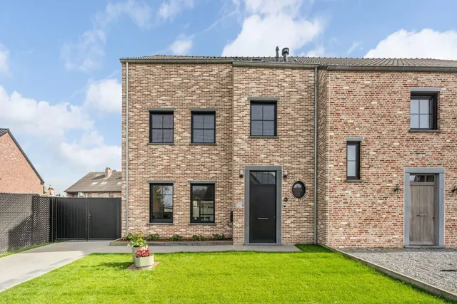 Huis te koop in As – 1/10