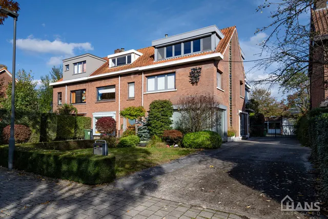 House for sale in Mortsel – 1/10
