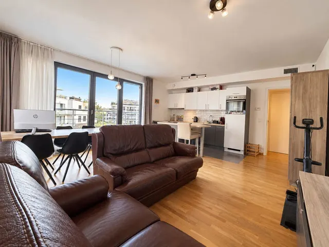 Appartement te koop in Molenbeek – 1/10