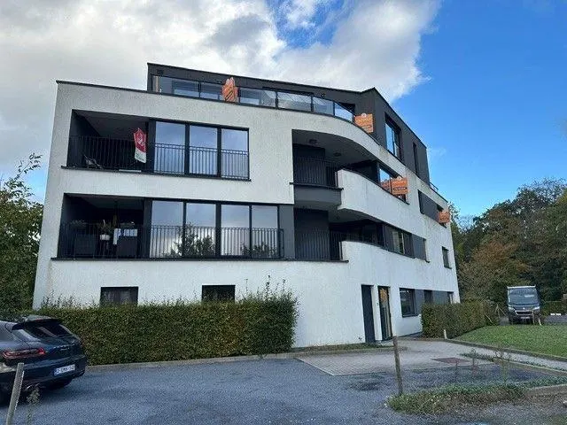 Appartement te koop in Mariakerke – 1/10