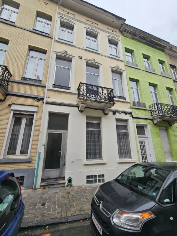 Rez-de-chaussée à vendre à Schaarbeek – 1/9