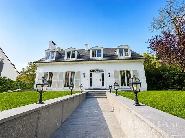 Villa à vendre à Waterloo – 1/17
