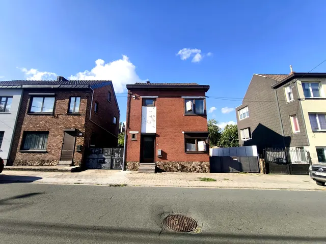 Maison à vendre à Dampremy – 1/32