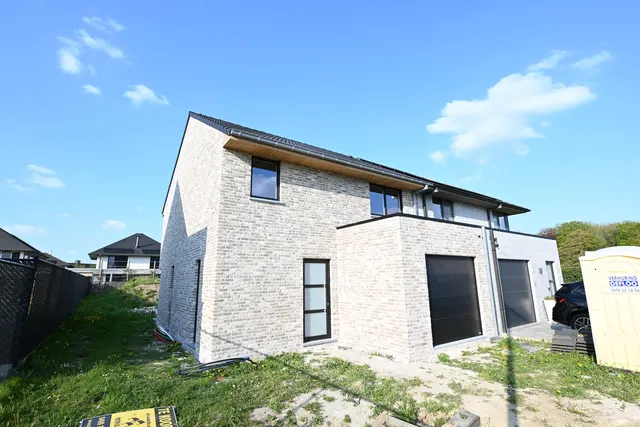 Huis te koop in Oostkamp – 1/10